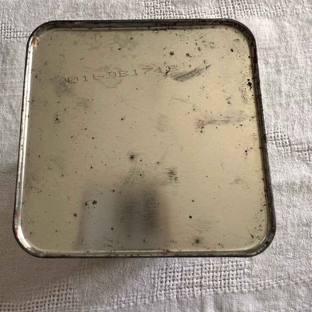 Vintage collectibles tins - Picture 14 of 16